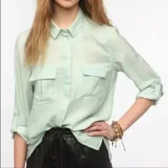 Silence + Noise | UO | Pistachio Green Button-Down Shirt | Roll Cuff | Small - Picture 1 of 8